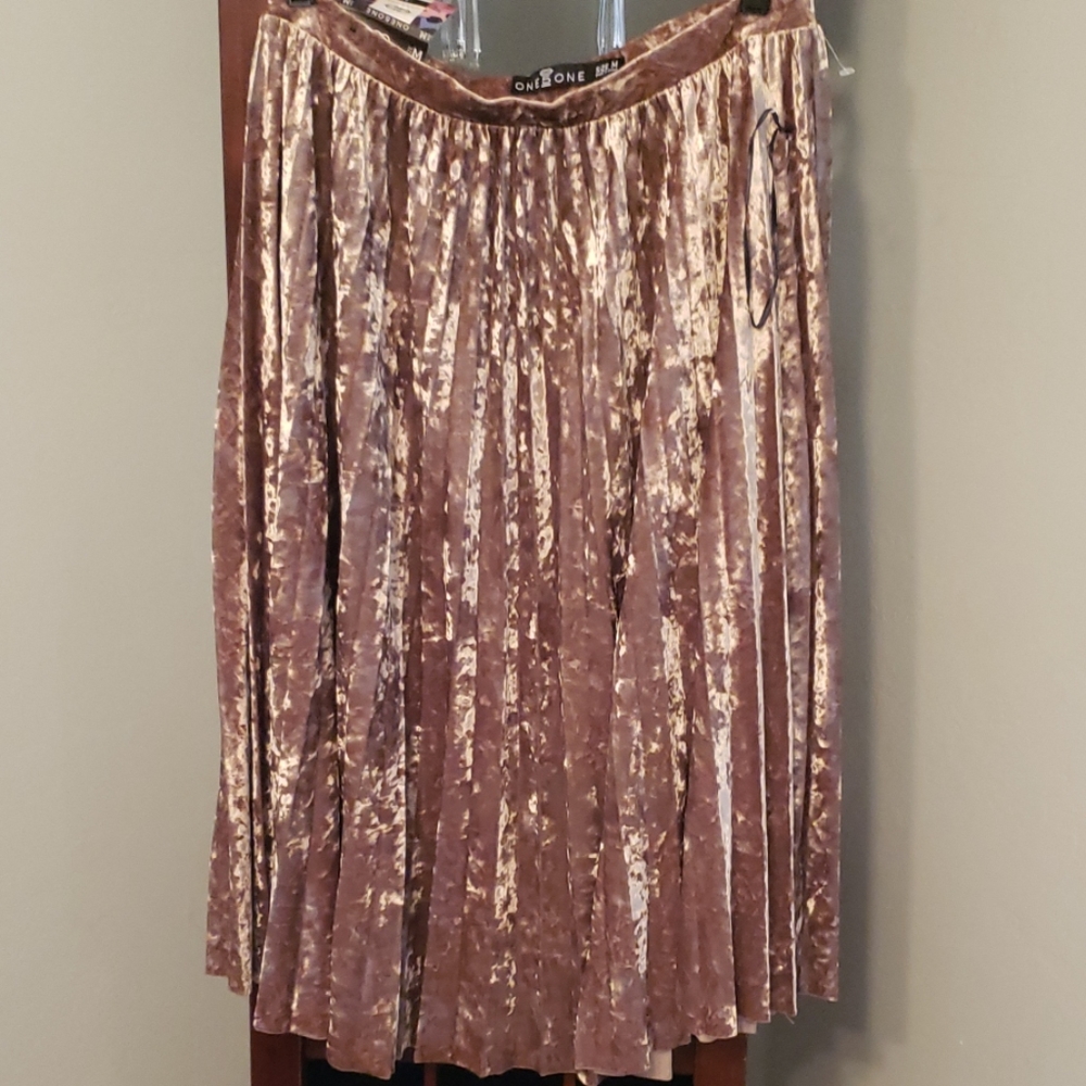 Pleated skirt